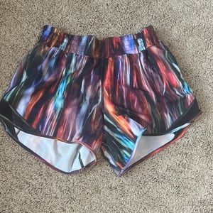 Lululemon Hottie Hot Mid-ride Short - Size 4